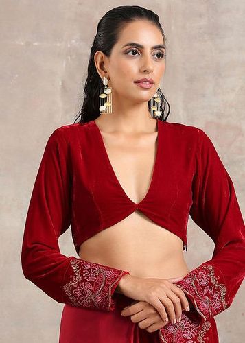Red-Blouse-In-Velvet-With-Cut-Out-On-The-Neckline-